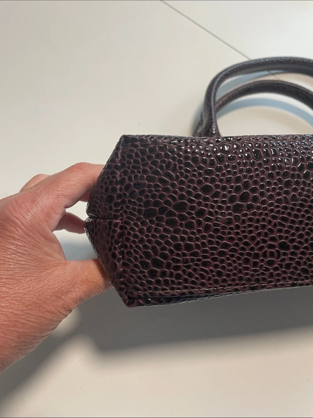 Wine Bag Deep Burgundy Croc-Embossed Leather